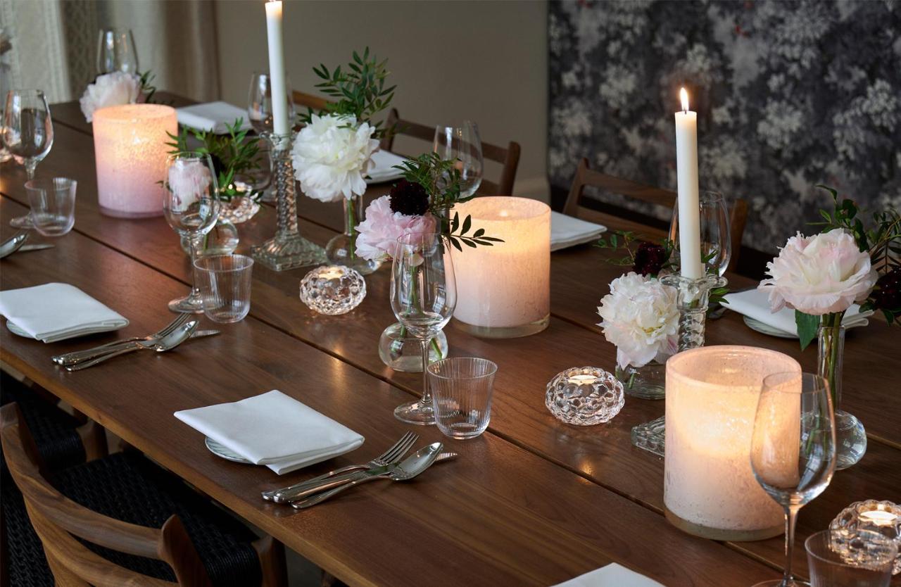 Villa Dagmar Sztokholm Zewnętrze zdjęcie A table set for a dinner party