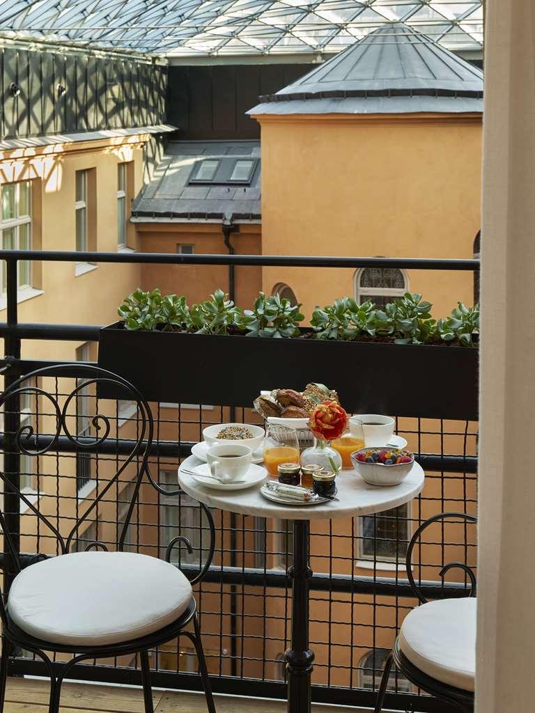 Villa Dagmar Sztokholm Pokój zdjęcie Breakfast on a balcony